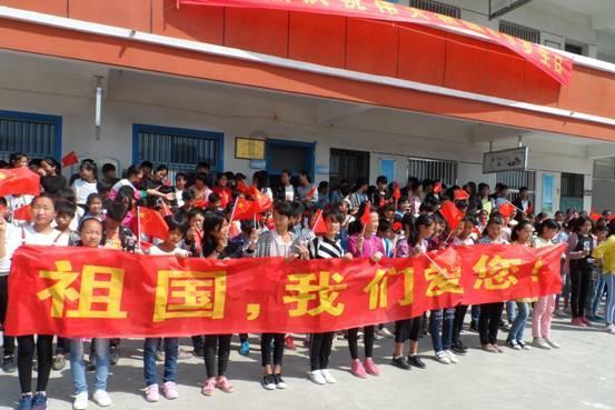 动保协会回应昆明动物园“猴猫共处”事件：猫被救出后会带回北京猫屋
