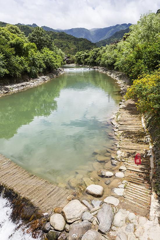 一线楼市调整“风向标”：广州放开120平方米以上住宅限购 商服物业可转个人