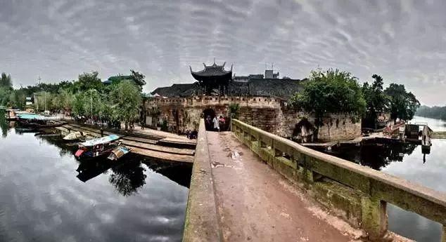 【学习先进典型 凝聚奋进力量】“最美基层民警”白小文:责任扛在肩 担当记心间